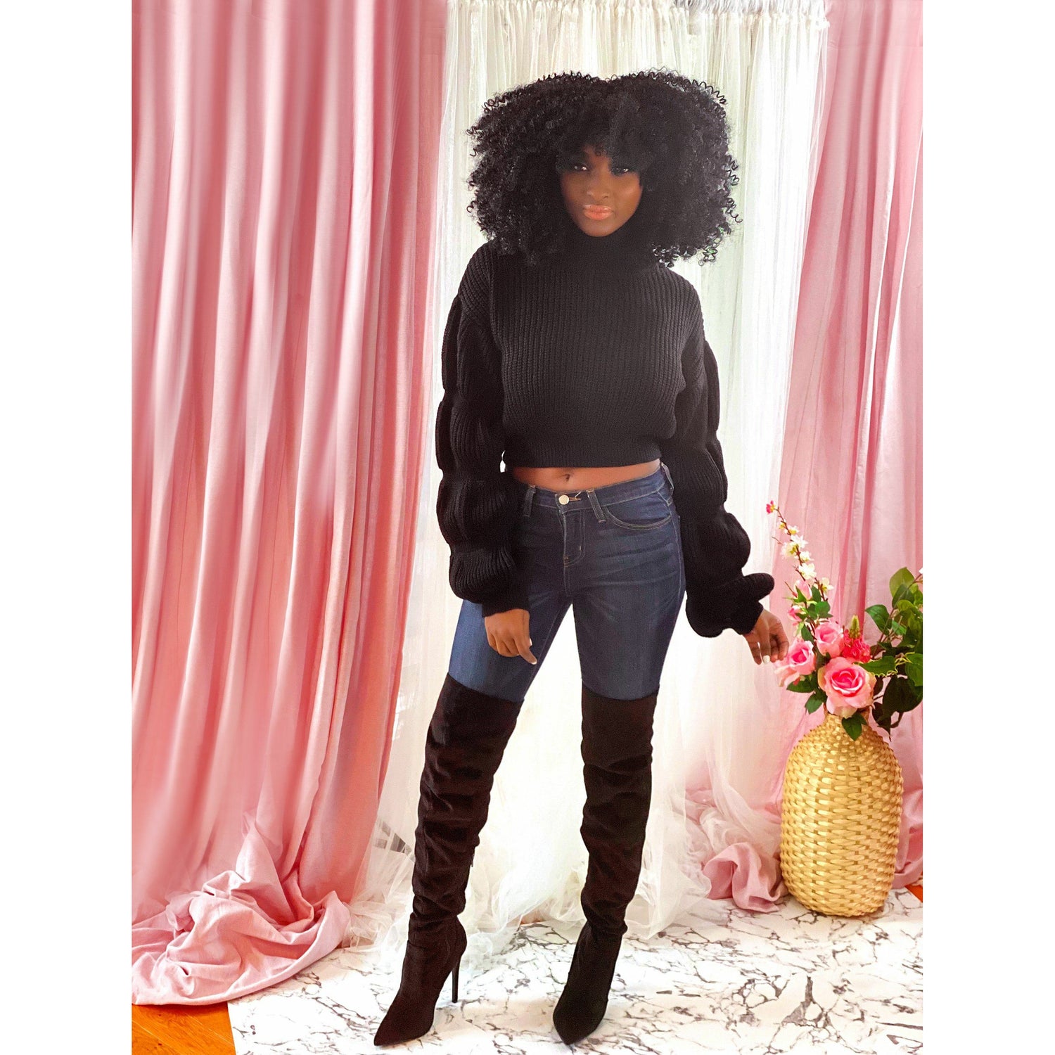 Light Pink Puffer Sleeve Crop Sweater (Black)