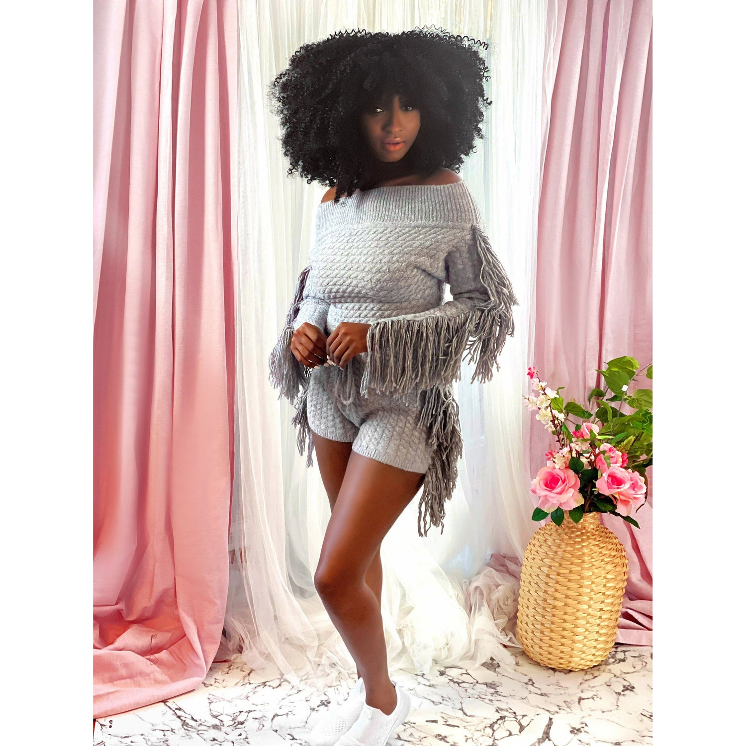 Light Gray Knit Fringe Short Set (Gray)