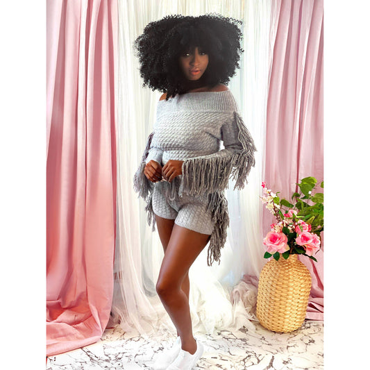 Light Gray Knit Fringe Short Set (Gray)