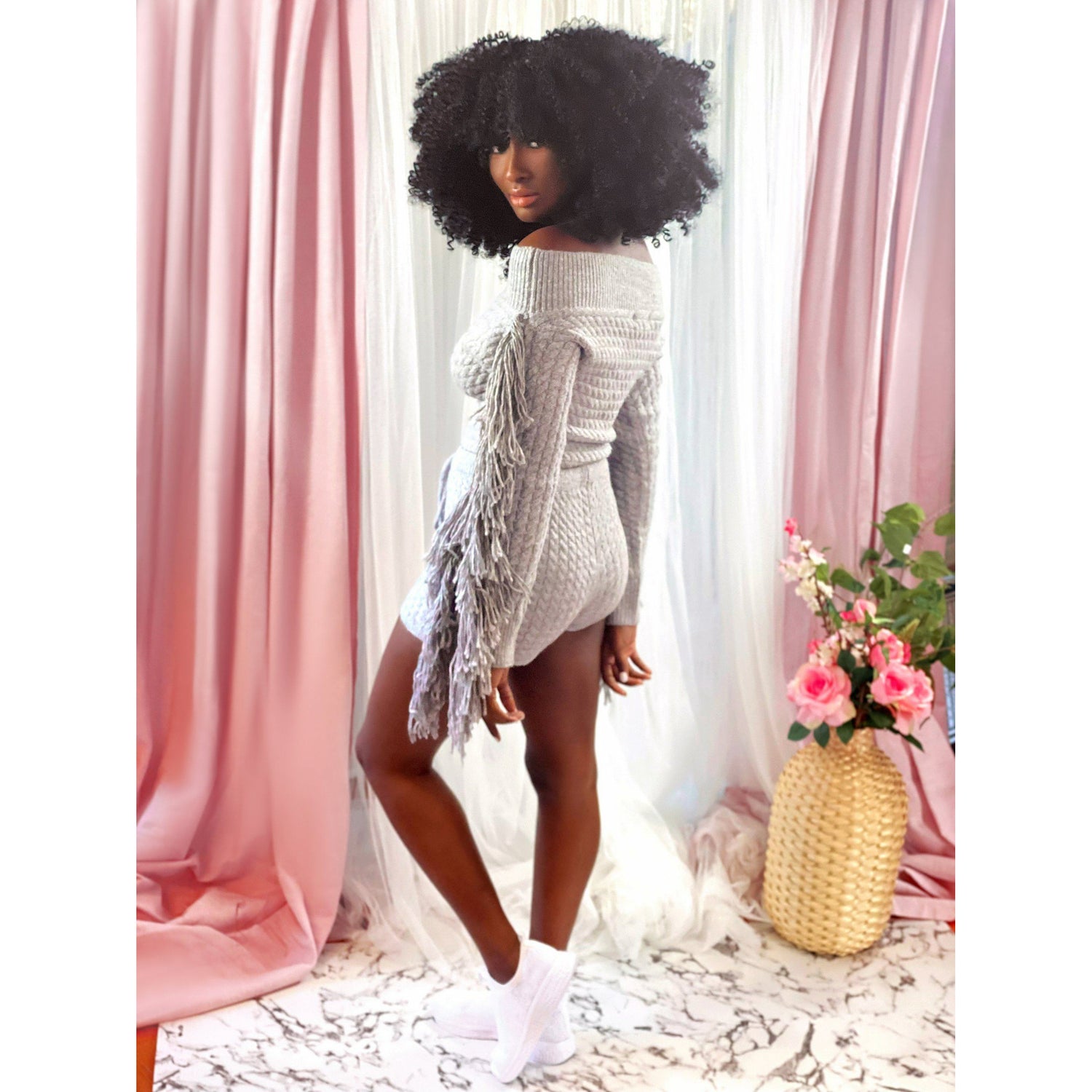 Light Gray Knit Fringe Short Set (Gray)